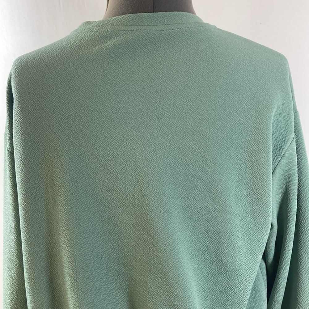 Shein Cropped Sweatshirt Textured 
Green With Sun Flower Design Size 9/10 - Picture 7 of 10